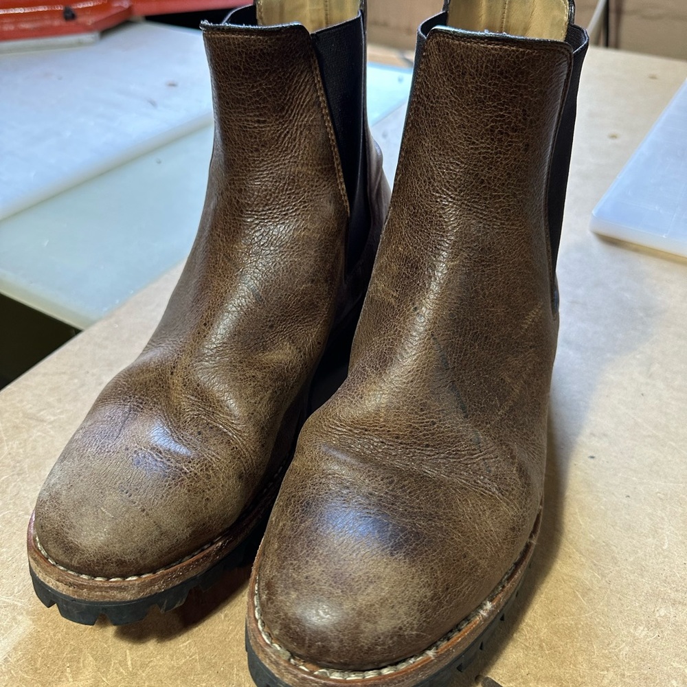 Oak Street bootmaker Chelsea boots
